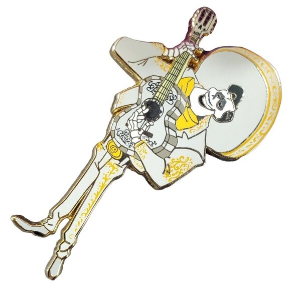Disney Ernesto Cruz Trading Pin Pixar Coco Brooch Lapel Pin Badge Jewelry Gift - Picture 1 of 5